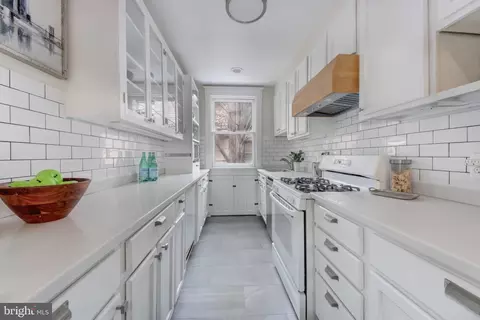 1789 Lanier Pl NW #34, Washington, DC 20009 photo 9