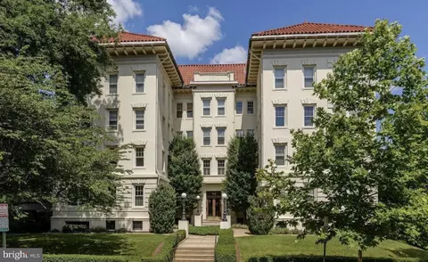 1657 31st St NW #206, Washington, DC 20007