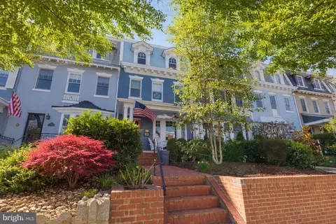 2828 27th St NW, Washington, DC 20008