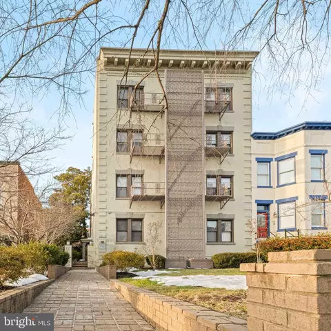 116 N Carolina Ave SE #102, Washington, DC 20003