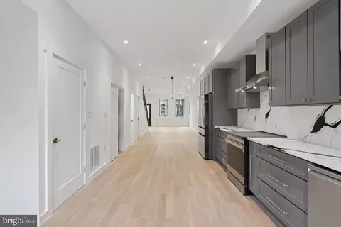 Entry Way - 55 P St NW, Washington, DC 20001 photo 3 of 7
