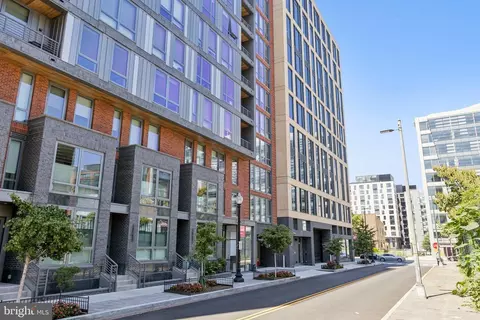 1211 Van St SE #1003, Washington, DC 20003