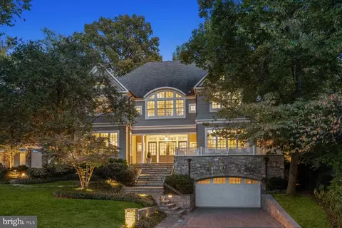 3033 University Ter NW, Washington, DC 20016