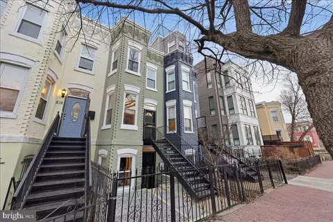 Exterior - 820 13th St NE, Washington, DC 20002 photo 4 of 6