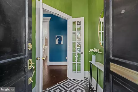 2012 Hillyer Pl NW, Washington, DC 20009 photo 3