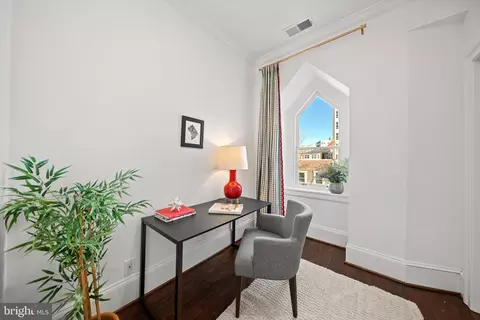 2012 Hillyer Pl NW, Washington, DC 20009 photo 23