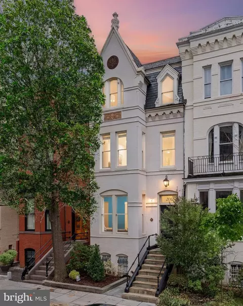 2012 Hillyer Pl NW, Washington, DC 20009 photo 35