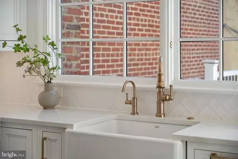 2012 Hillyer Pl NW, Washington, DC 20009 photo 10
