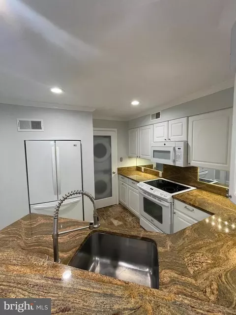 2012 Hillyer Pl NW, Washington, DC 20009 photo 29