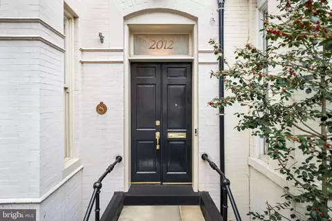 2012 Hillyer Pl NW, Washington, DC 20009 photo 2