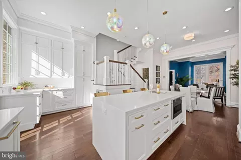 2012 Hillyer Pl NW, Washington, DC 20009 photo 8