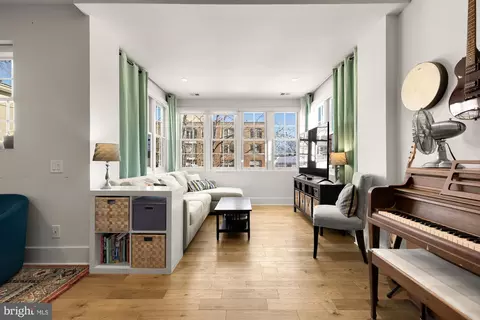 2926 Porter St NW #306, Washington, DC 20008