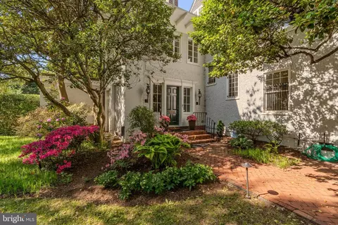 3556 Macomb St NW, Washington, DC 20016