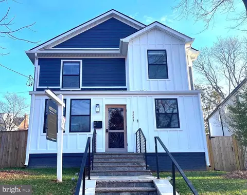 4244 Alton Pl NW, Washington, DC 20016