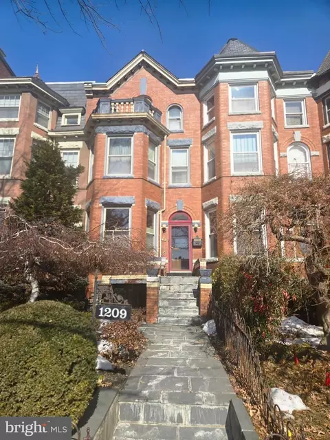 1209 Harvard St NW, Washington, DC 20009