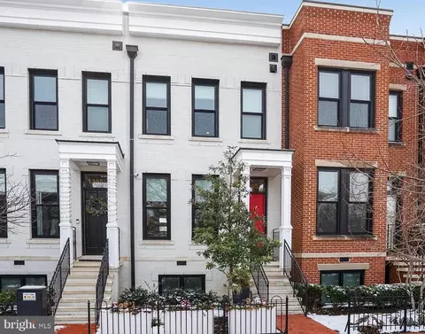 1305 D St SE, Washington, DC 20003