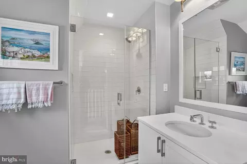 Bath - 1305 D St SE, Washington, DC 20003 photo 4 of 5