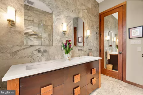 Bath - 1436 Q St NW, Washington, DC 20009 photo 3 of 5