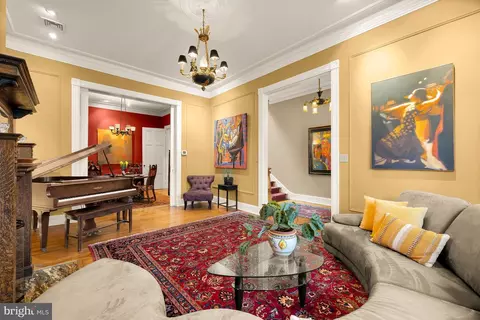 Living - 1436 Q St NW, Washington, DC 20009 photo 3 of 5
