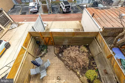 Exterior - 1436 Q St NW, Washington, DC 20009 photo 3 of 4