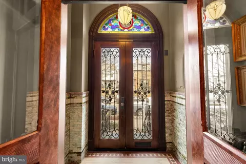 Entry Way - 1436 Q St NW, Washington, DC 20009 photo 2 of 5