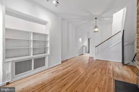 Living - 511 2nd St SE, Washington, DC 20003 photo 5 of 7