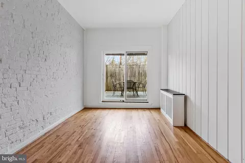 Living - 511 2nd St SE, Washington, DC 20003 photo 7 of 7