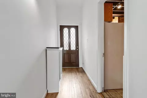 Entry Way - 511 2nd St SE, Washington, DC 20003 photo 2 of 4