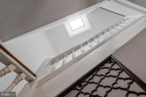 Entry Way - 511 2nd St SE, Washington, DC 20003 photo 3 of 4