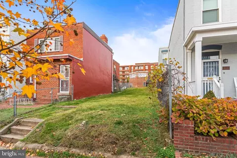 1018 4th St NE, Washington, DC 20002 photo 3