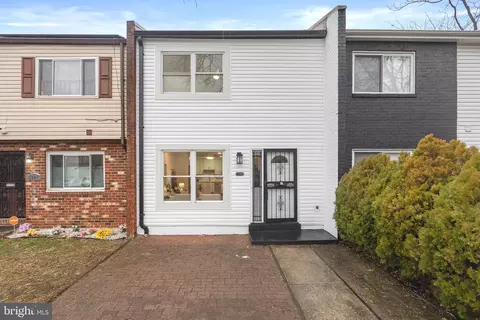 1266 Barnaby Ter SE, Washington, DC 20032