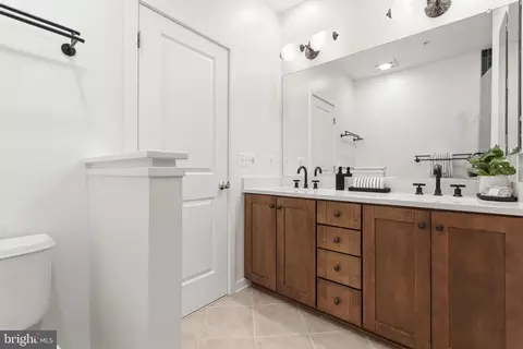 335 L St SE, Washington, DC 20003 photo 20