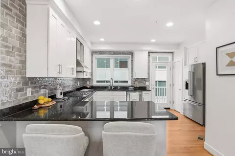 335 L St SE, Washington, DC 20003 photo 12