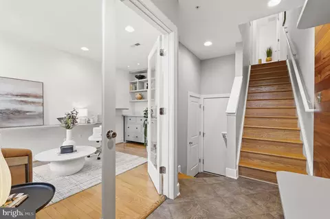 335 L St SE, Washington, DC 20003 photo 4