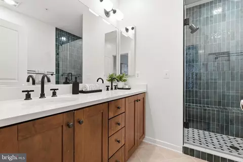 335 L St SE, Washington, DC 20003 photo 19