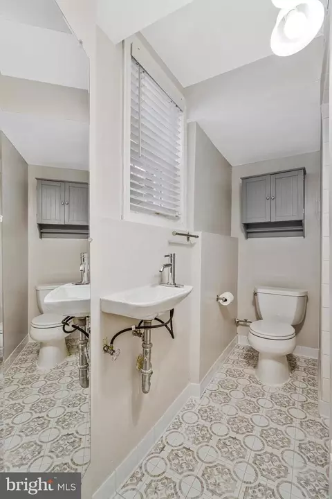 Bath - 1714 33rd Pl SE, Washington, DC 20020 photo 7 of 9