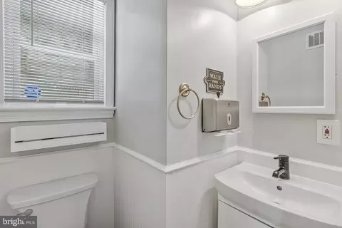 Other - 1714 33rd Pl SE, Washington, DC 20020 photo 6 of 41