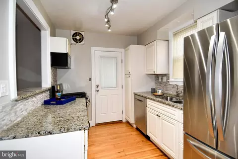 Kitchen - 1714 33rd Pl SE, Washington, DC 20020 photo 4 of 4
