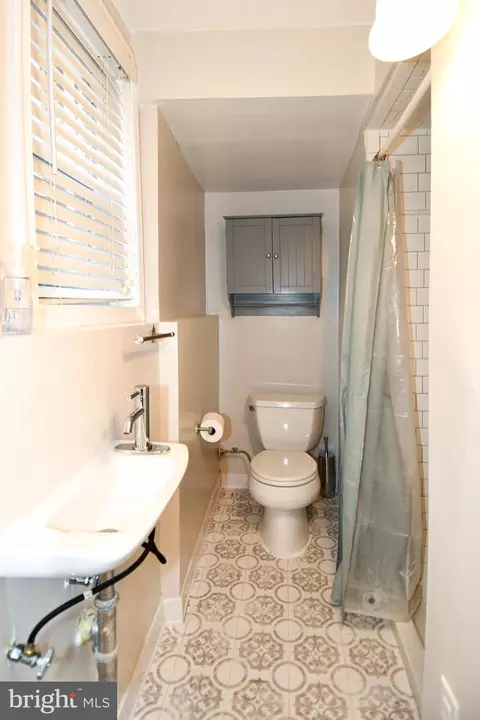 Bath - 1714 33rd Pl SE, Washington, DC 20020 photo 9 of 9