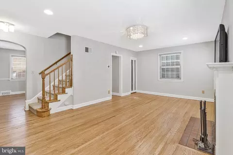 Living - 1714 33rd Pl SE, Washington, DC 20020 photo 8 of 12