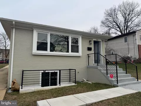 711 55th St NE, Washington, DC 20019