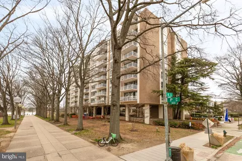 1435 4th St SW #B505, Washington, DC 20024