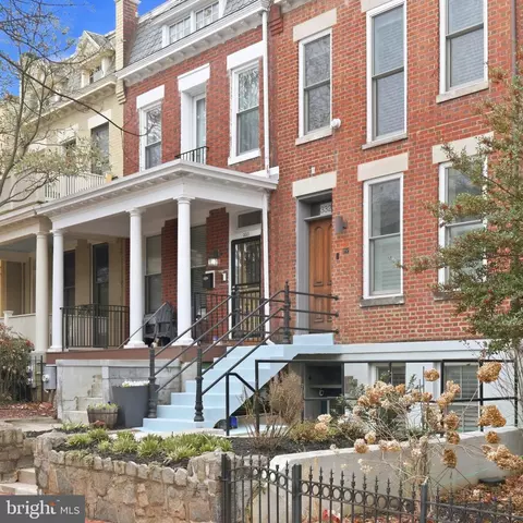 819 D St NE #18, Washington, DC 20002