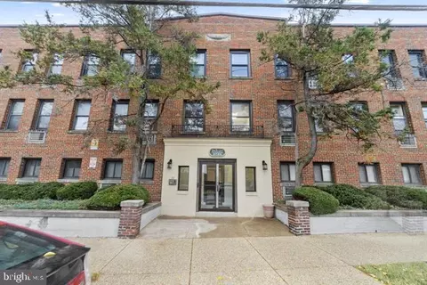 3725 12th St NE #102, Washington, DC 20017