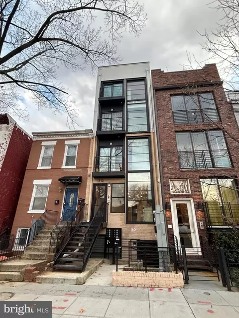 1313 Pennsylvania Ave SE #102, Washington, DC 20003