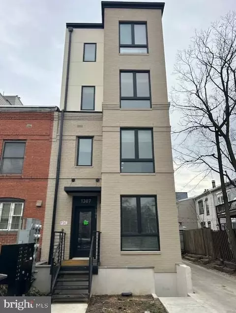 1307 K St SE #101, Washington, DC 20003
