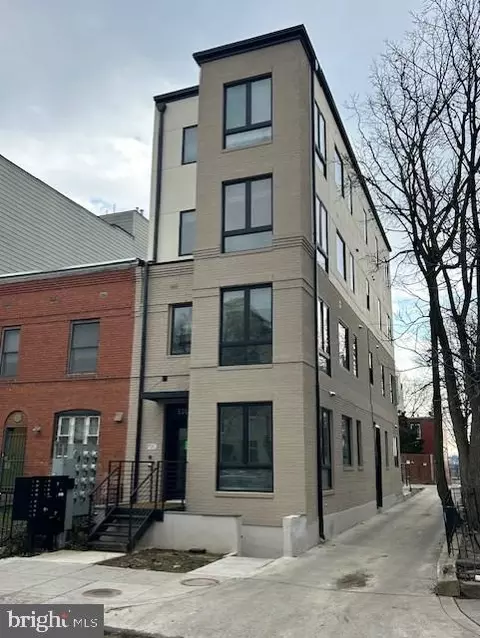 1307 K St SE #101, Washington, DC 20003 photo 2