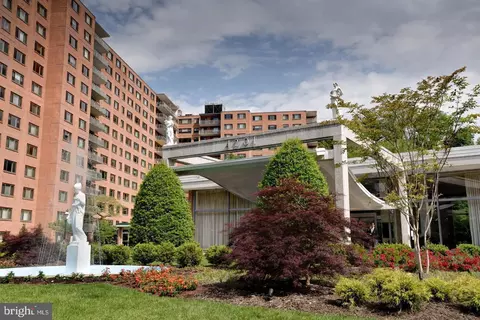4201 Cathedral Ave NW #315E, Washington, DC 20016