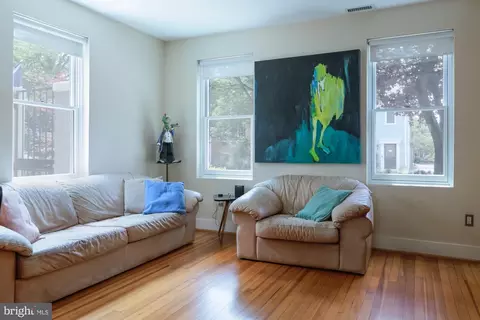 Living - 524 6th St SE, Washington, DC 20003 photo 3 of 3