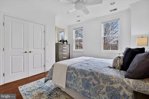 916 G St SE, Washington, DC 20003 photo 30